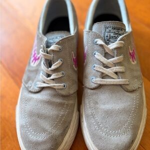 Nike Stefan Janoskies Suede Sneakers with Purple Accents
